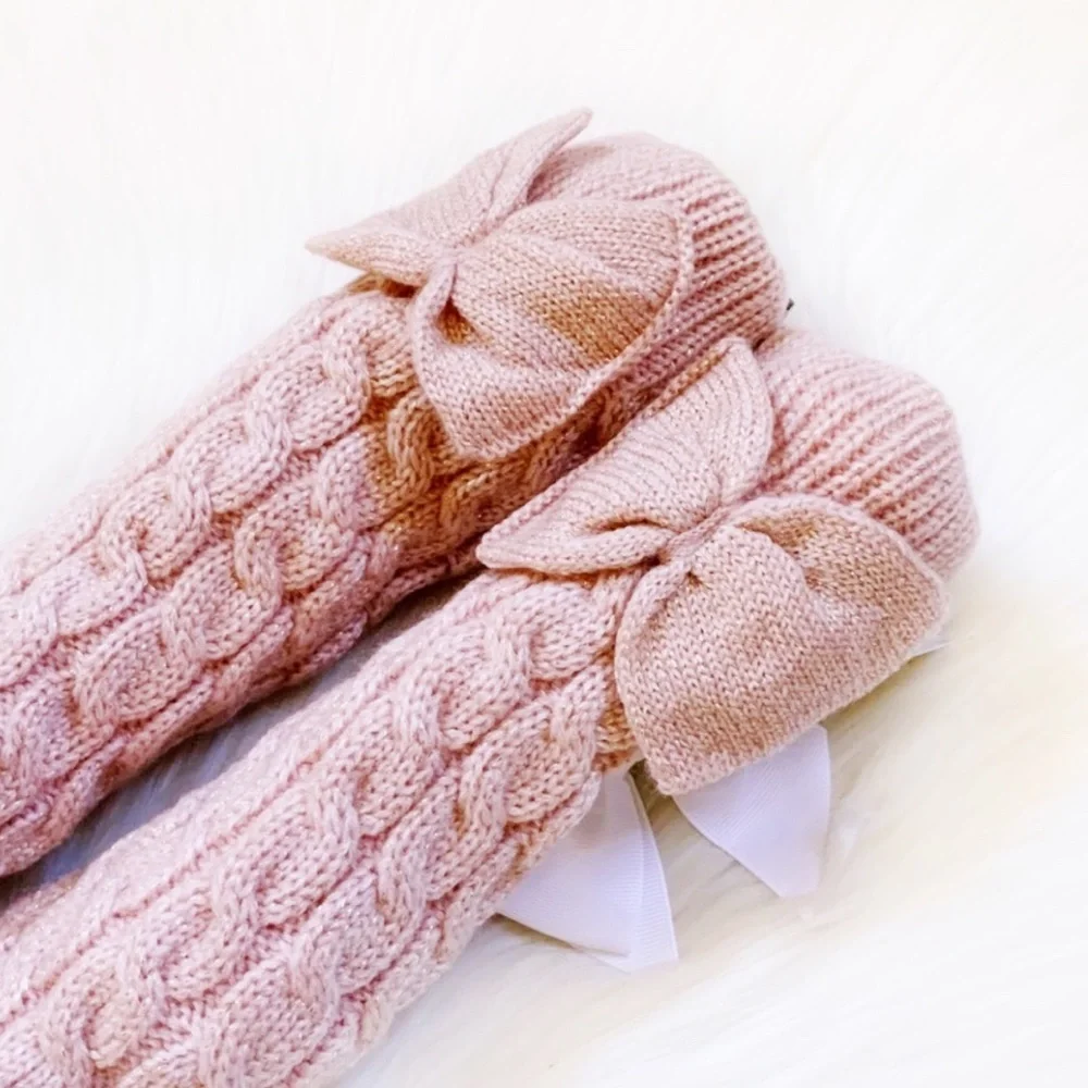 UGG glittering fleece cozy socs with Bow - Picture 4 of 5